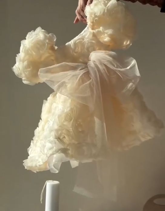 Дитяча святкова сукня з трояндами на 1-2 роки, 80-86р