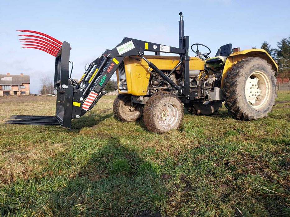 Ładowacz czołowy tur Tury Ładowacze Montaż WSPOMAGANIA Stopy Podporowe