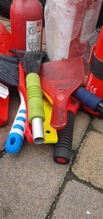 Комплект автомобіліста знак аварійний жилетка вогнегасник аптечка