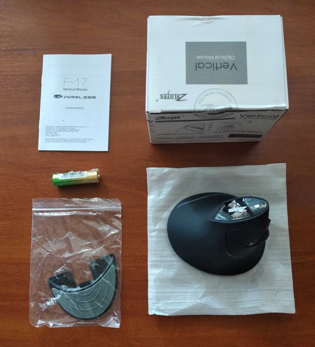 Вертикальна бездротова мишка Zelotes F-17