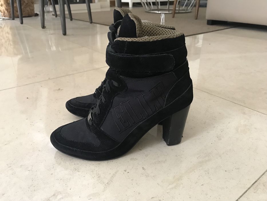 Botas pretas almofadadas marca Elle n39