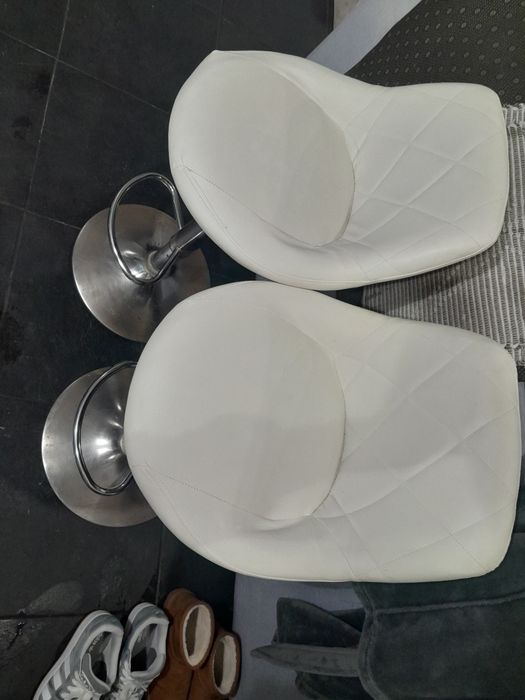 Bancos de bar e cosinha