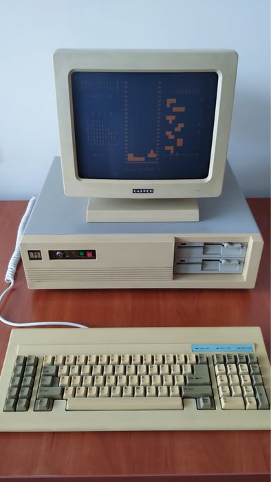 Sprzedam retro komputer 8086 (sprawny)