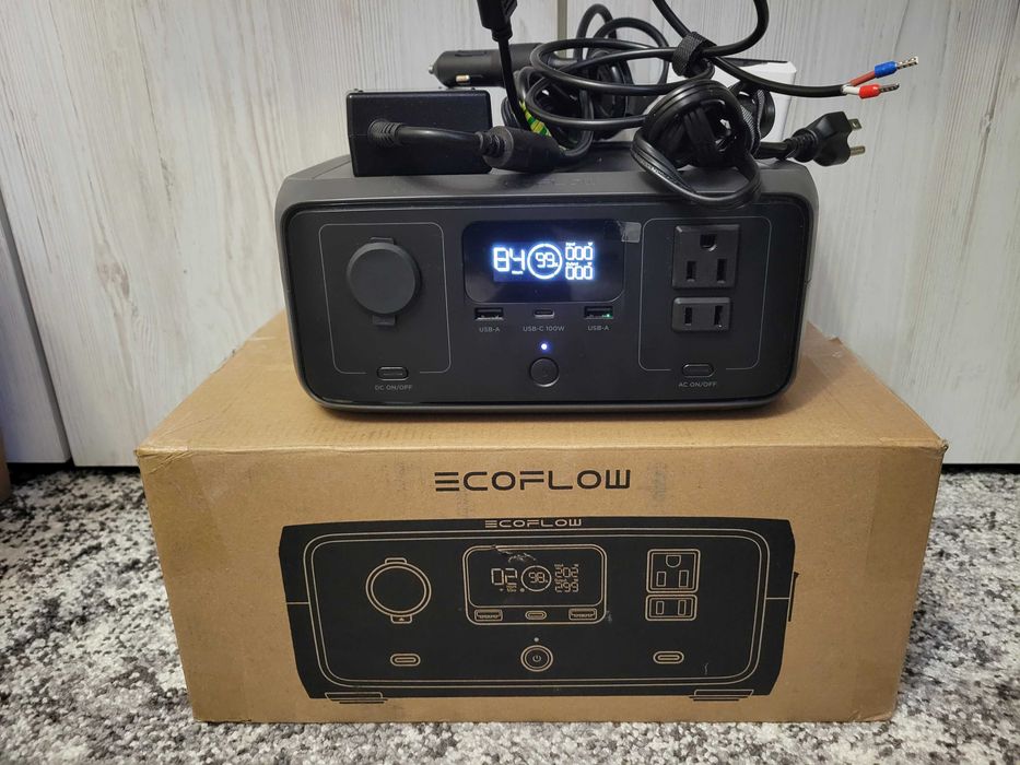 245Wh EcoFlow RIVER 3 LiFePO4 UPS US Нова Зарядна портативна станция