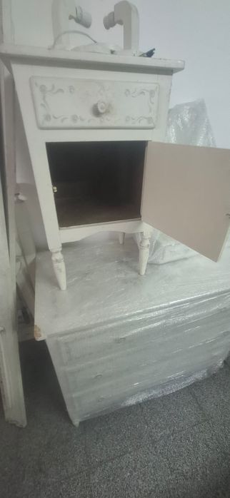 Conjunto quarto antigo