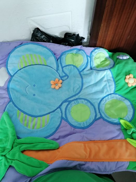 Tapete atividades bebé