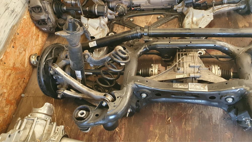 Комплектна підвіска передня-задня AUDI Q8 4M8