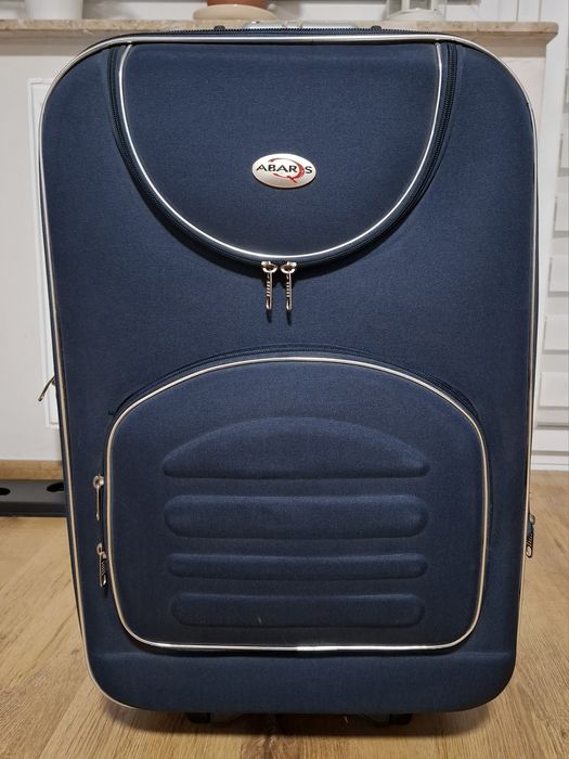 Walizka podróżna na kółkach – granatowa, lekka, duża  60×40×20 cm