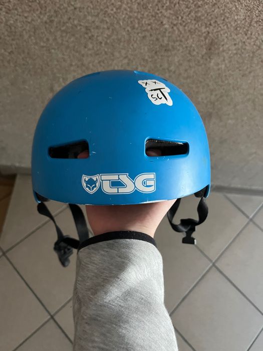 Kask tsg na hulajnoge lub rower