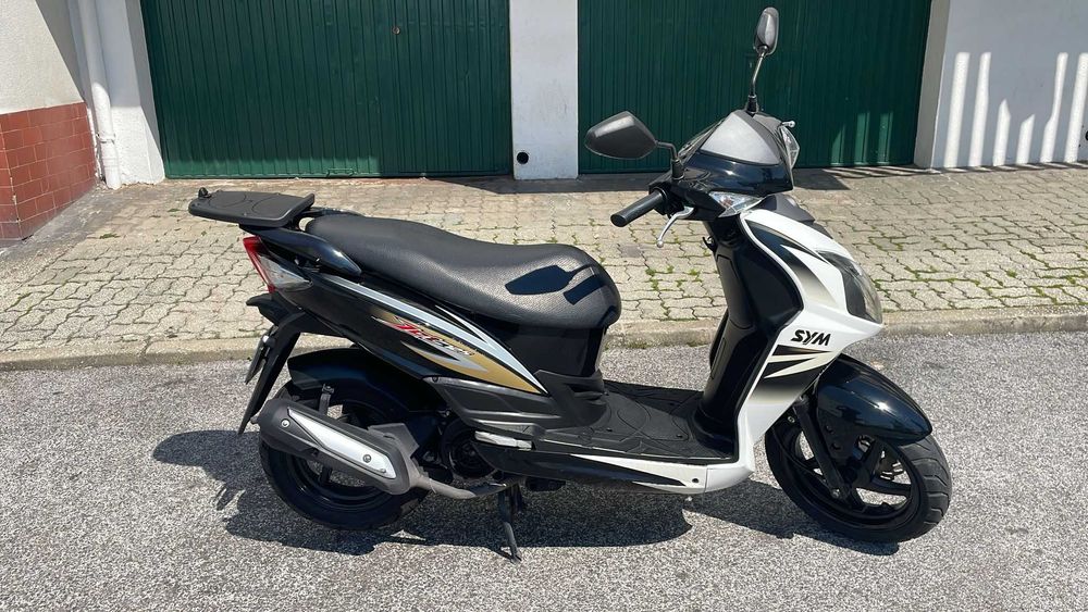 SYM Jet 4 125cc - Poucos KMs e guardada em garagem