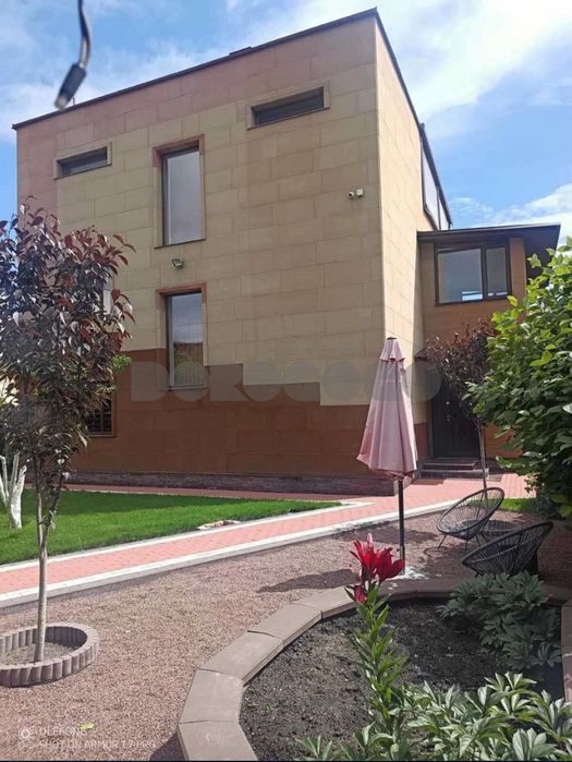 Продаж Триповерхового будинка. Вишневе.