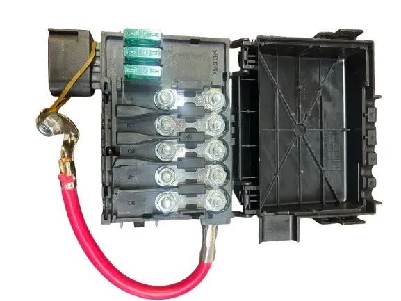 OBUDOWA BEZPIECZNIKÓW VOLKSWAGEN SEAT SKODA NOWA