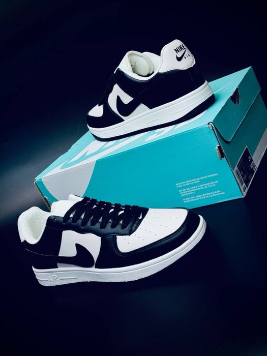 Мужские кроссовки Nike Черно-Белые кожаные красовки найк белые