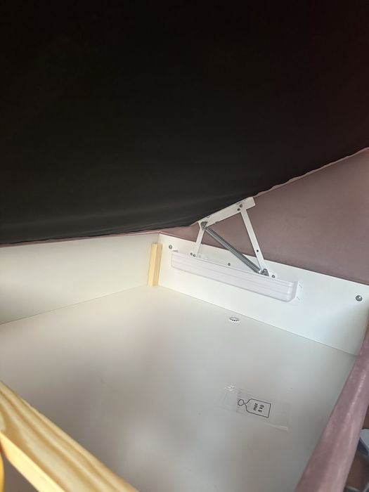 Sprzedam tapczan jednoosobowy w bardzo dobrym stanie