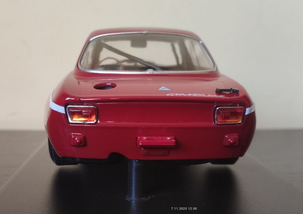 Alfa Romeo GTA 1300 Junior rok 1971 Minichamps 1/600 sztuk