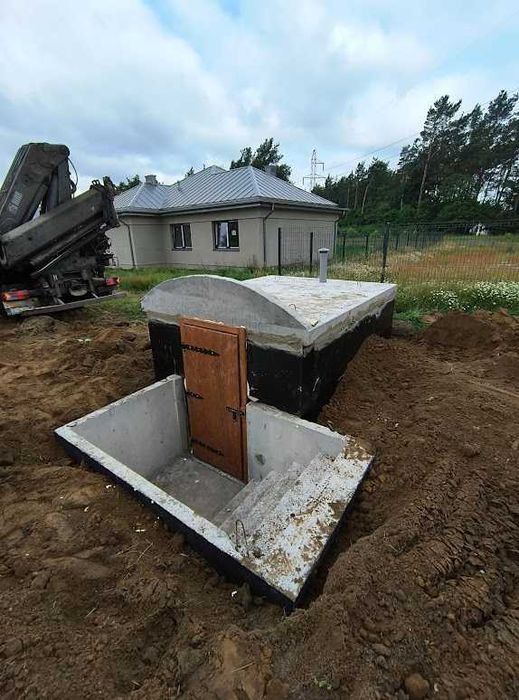 Betonowa piwniczka ogrodowa bunkier ziemianka spiżarka piwnica kanał