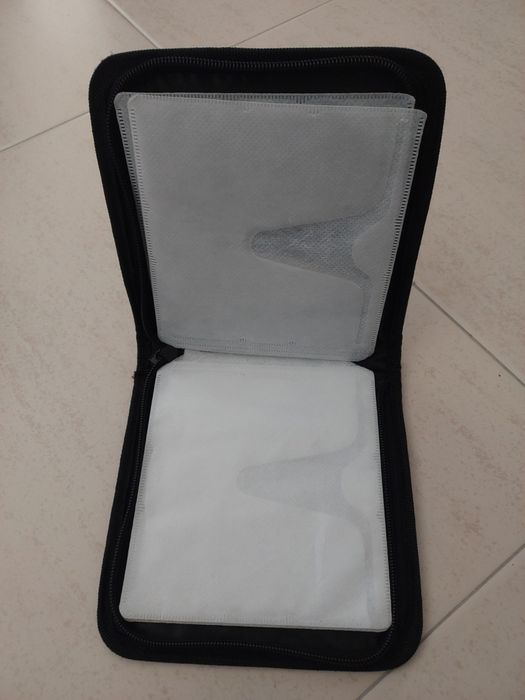 Bolsa para CD'S impecável