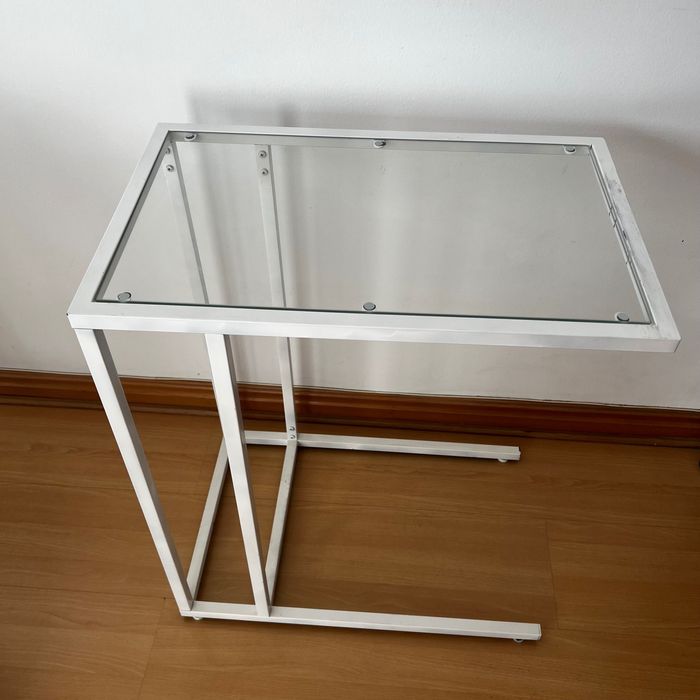 Mesa de suporte com vidro