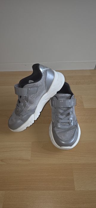 Продам кросівки  Geox 33 розмір в відмінному стані