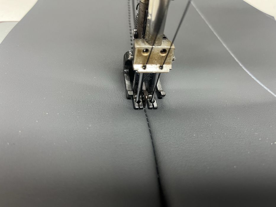 Maquina de costura triplo arrasto de 2 agulhas