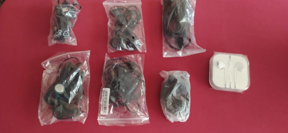 Телефон кнопочный NOMI 144