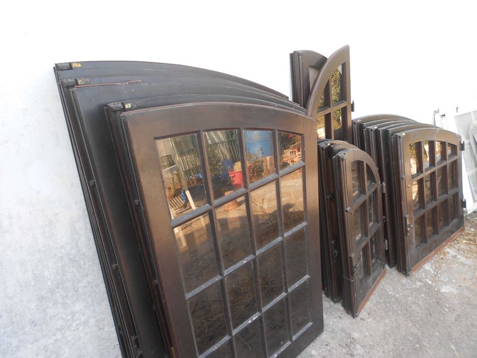 Antique solid wood windows in good condition various sizes64575279495042121