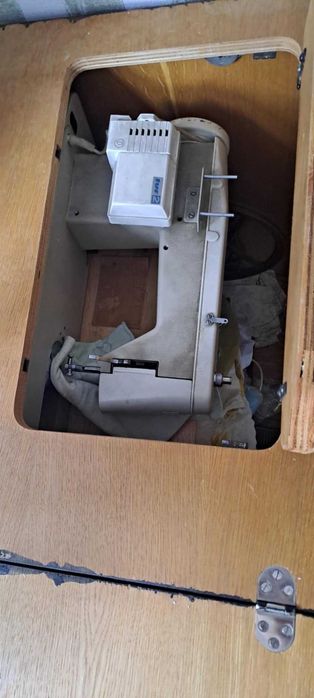 Maszyna do szycia PREDOM 466