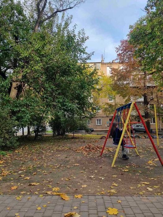 Двухкомнатная на пр. Шевченко/Армейская.