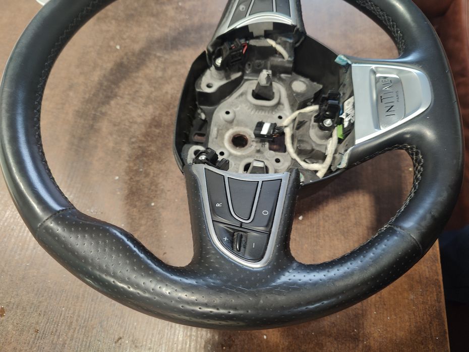 Renault Koleos II 2 INITIALE kierownica