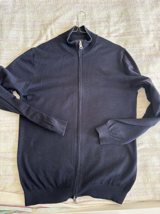 Granatowy swetrek rozpinany meski welna