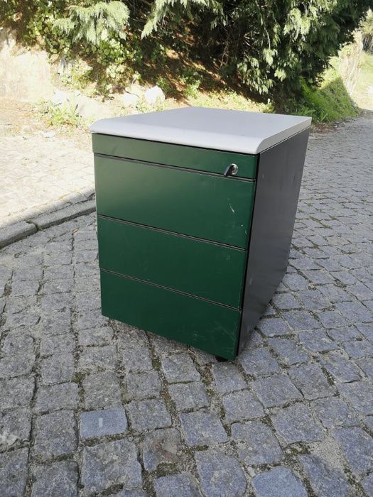 Used Rolling Drawer Unit64741076446466120