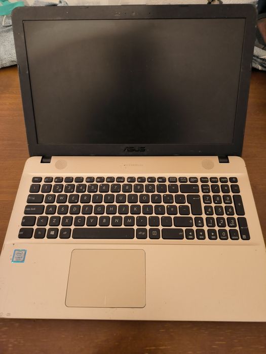 Portátil ASUS i5 8g RAM. 256g SSD