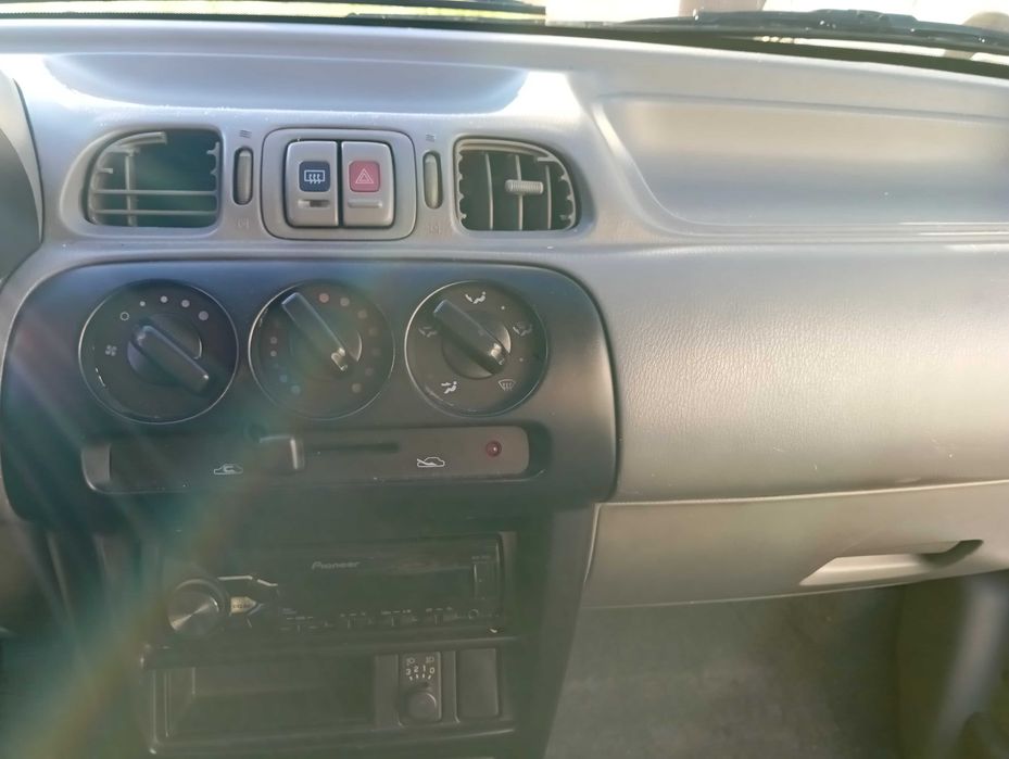 Nissan Micra 1.5 diesel 5 lugares