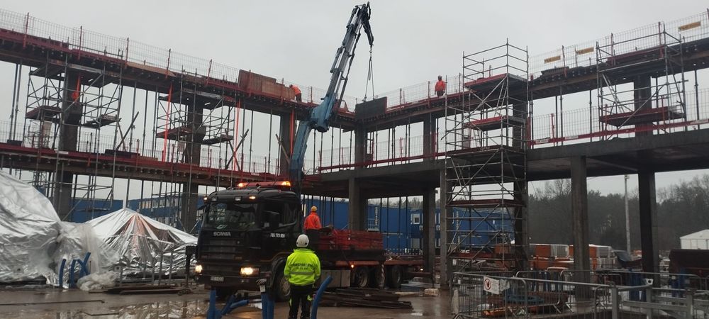 Transpotr HDS 21 ton podnoszenia 36 metry długosci