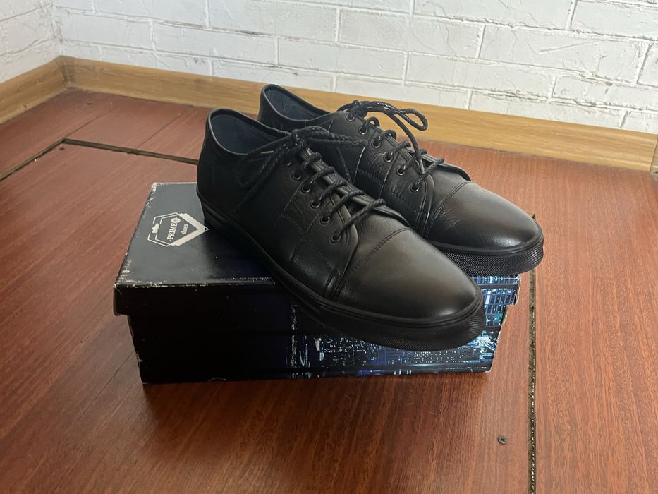 Туфлі чорні шкіряні нові