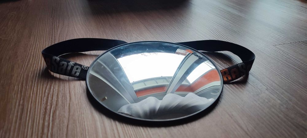 Lusterko na zagłówek do fotelików tyłem do kierunku jazdy