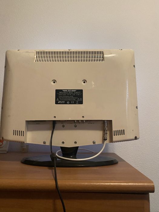 Vendo 1 Televisão !!ler descrição!!