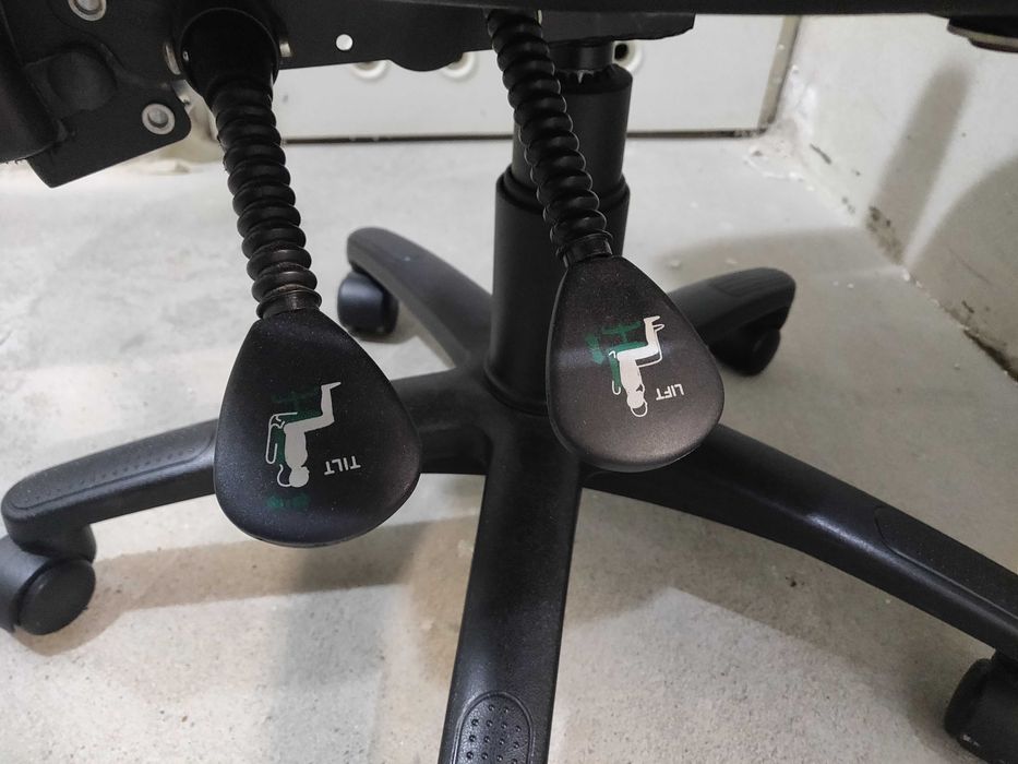 Fotel biurowy obrotowy