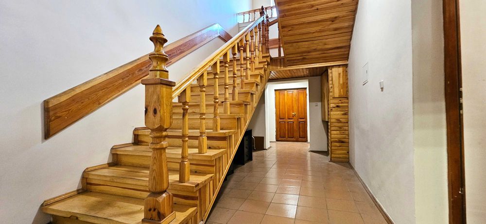 Сдам Склад 465кв.м  Офисное здание 426 кв.м  в Гостомеле , Длительно!