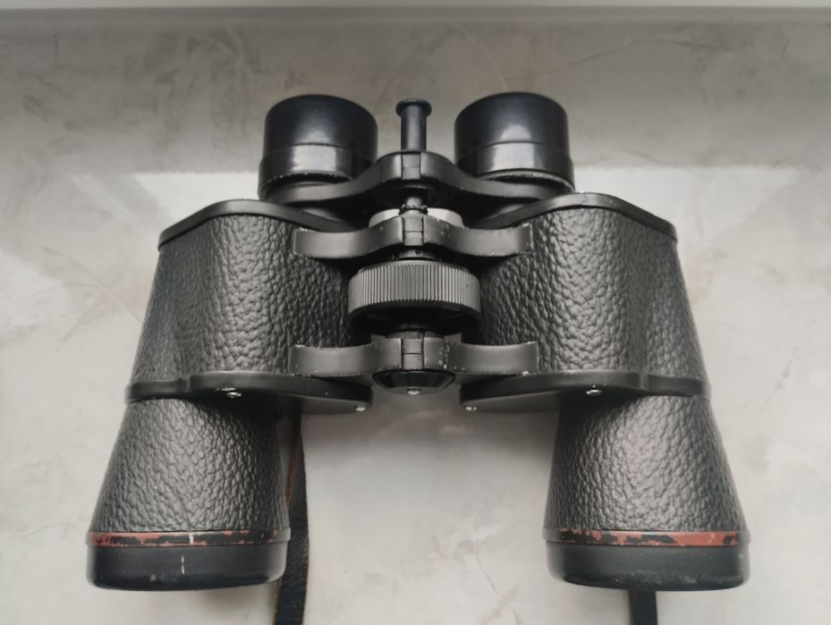 Продаю два бинокля.