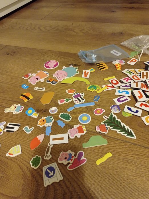 Magnesy świnka Peppa i abecadło