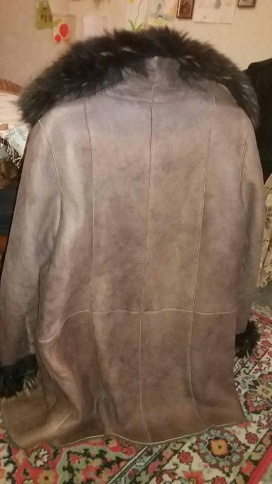 Дублёнка женская Турция тёплая, 48 размер объём груди 126см.