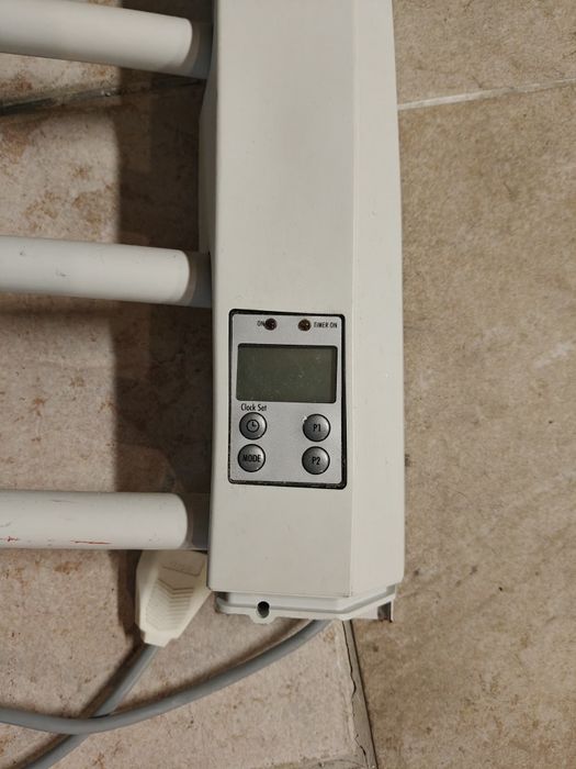 Toalheiro aquecedor eléctrico digital