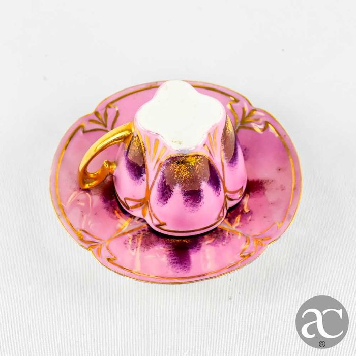 Chávena de café e pires, Arte Nova, em lustrina “Lembrança”