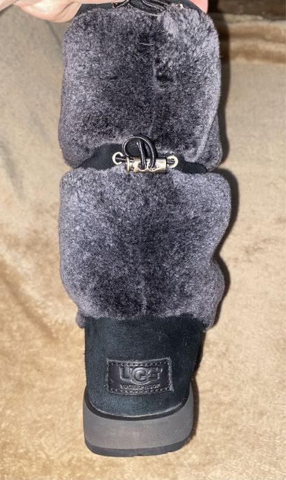 Ugg Vibram зимові високі шкіряні чоботи 38 р