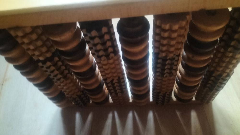 Masażer do stóp drewniany