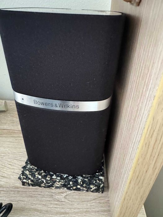 Bowers & Wilkins MM-1 – Colunas com comando