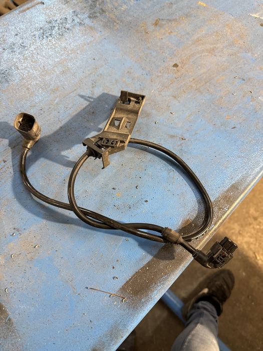 Mercedes CLA / GLA przewod hamulcowy prawy tyl