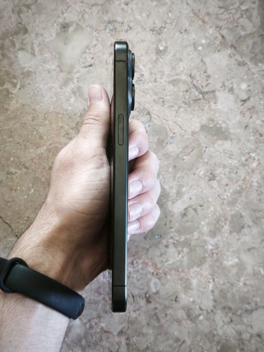 Iphone 15 Pro Max (Ler descrição)