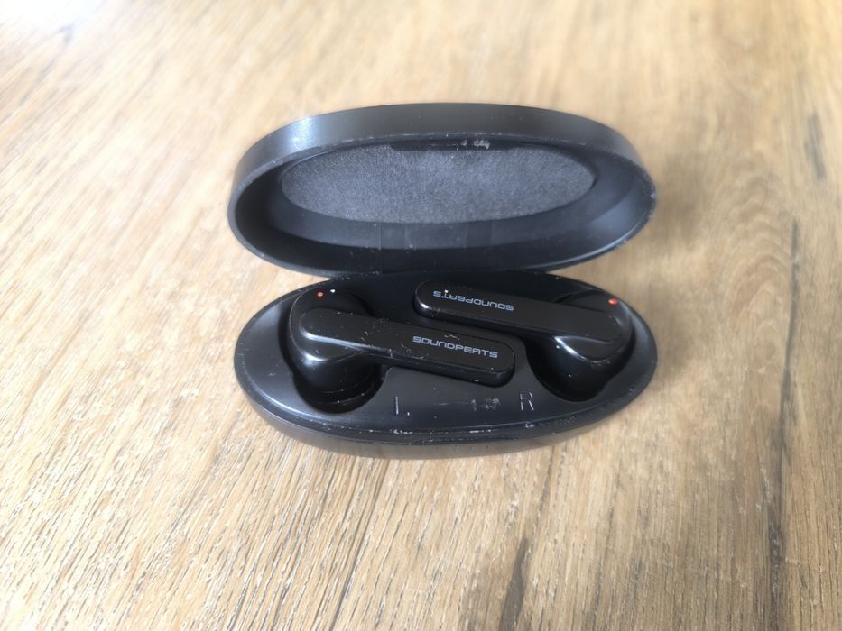 słuchawki bezprzewodowe Soundpeats Truecapsule. 
Stan b.dobry, normaln
